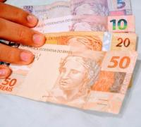 Ajuste em inflação da baixa renda para 2022 pode elevar salário mínimo a R$ 1.200