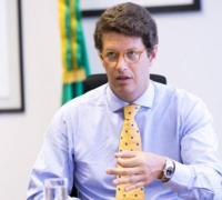 Salles diz que Brasil permanece no Acordo de Paris