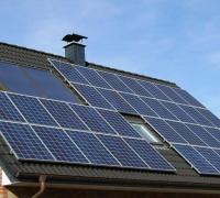 Aneel propõe taxa para energia solar gerada em casa