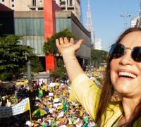 Em SP, manifestantes defendem Moro com Latino e Regina Duarte