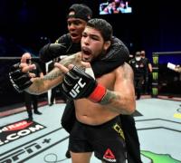 Baiano de Feira de Santana, Carlos Boi vence luta no UFC