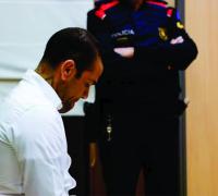 Daniel Alves: Ministério Público da Espanha recorre de decisão que possibilita liberdade provisória