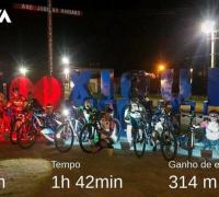 Xique-Xique: Ciclistas posam ao lado do mais novo presente da cidade