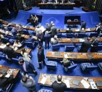 Por 47 votos a 18, Senado aprova derrubada do decreto das armas de Bolsonaro