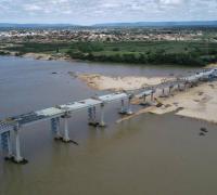 Obra da ponte que liga Barra a Xique-Xique atinge 75% de execução