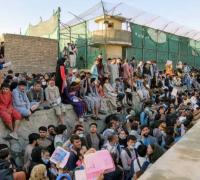 Países ocidentais aceleram retirada afegã ao ver prazo chegar ao fim