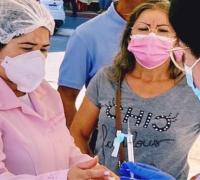 Irecê faz testagem em massa e promove vacinação contra covid na Praça da Prefeitura