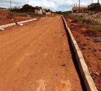 Gentio do Ouro: Prefeitura inicia pavimentação da rua Dilce Rodrigues, na sede