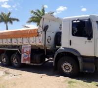 Polícia flagra extração ilegal de areia em Xique-Xique