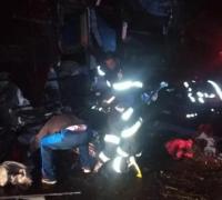 Acidente com ônibus de turismo deixa pelo menos 10 mortos e 51 feridos em SP