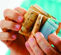 Salário mínimo será de R$ 1.412 em 2024, diz ministro do Trabalho