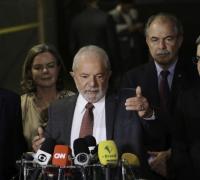 Lula diz que só definirá nomes para ministério após viagem ao Egito