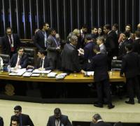 Plenário da Câmara rejeita tirar reforma da Previdência da pauta