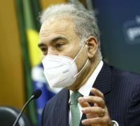 Governo reduz para 7 dias isolamento de pacientes com covid-19