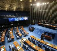 Senado aprova elegibilidade para políticos com contas irregulares