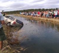 Quatro pessoas morrem após carro cair em canal de irrigação em Juazeiro