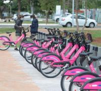 Brasília inaugura sistema de bicicletas compartilhadas