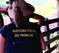 Baianos são resgatados de trabalho análogo à escravidão de fazenda no Espírito Santo