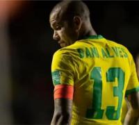 Tatuagem íntima de Daniel Alves ajudou em prisão do jogador, aponta jornal espanhol
