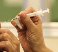 Imunidade pós-vacina pode demorar semanas, dizem especialistas
