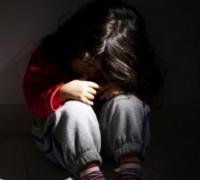 Padrasto é suspeito de estuprar e esganar menino de dois anos até a morte; adolescente foi apreendido