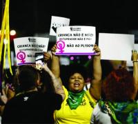 Manifestantes vão às ruas contra PL que equipara aborto a homicídio