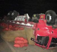 Batida entre carro e caminhão deixa várias pessoas mortas na BA-052, em América Dourada, região de Irecê