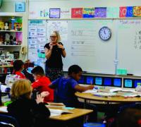 Esquecida na era da informática, letra cursiva volta às aulas nos EUA