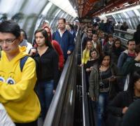 Metrô de São Paulo recebe campanha de orientação e testes de HIV/aids