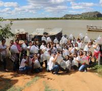 60 mil alevinos são introduzidos no rio São Francisco com participação de estudantes de Xique-Xique e Bom Jesus da Lapa