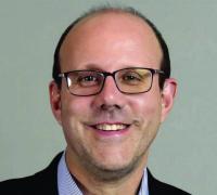 Segredo para combater pobreza está nas pequenas coisas, diz economista