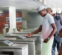 Metrô de Salvador passa a aceitar pagamento por aproximação direto nas catracas