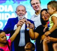 Lula pede em evento do Governo para mulher 