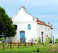 A lenda da serpente que protege igreja de ilha baiana de catástrofes naturais
