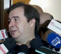 Maia diz que não passa na Câmara proposta de Guedes de imposto sobre transação digital