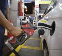 Petrobras baixa gasolina em R$ 0,03 e diesel em R$ 0,04