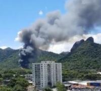 Incêndio na Globo: Estúdios Globo, antigo Projac, é atingido por chamas